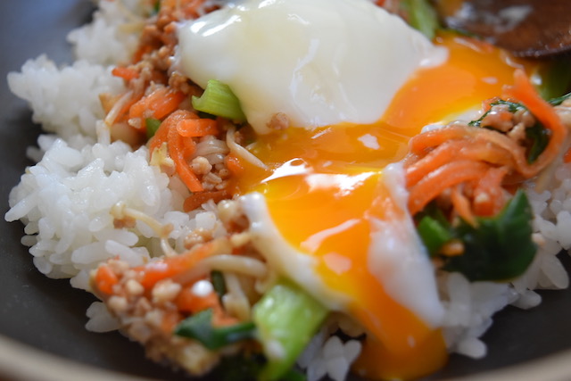 【Kit Oisix】ジューシーそぼろと野菜のビビンバ＆韓国風スープ　卵